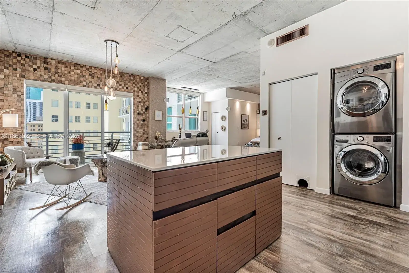 1 bedroom 1 bath Residential for sale at 133 NE 2nd Ave # 1208, Miami FL 33132