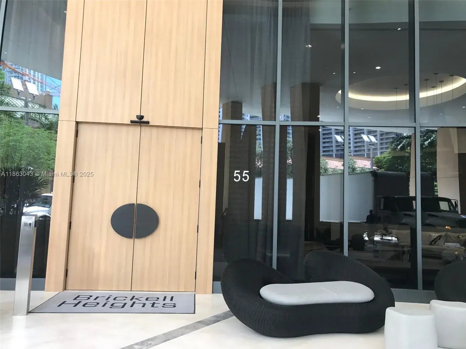 1 bedroom 1 bath Residential Lease for rent at 55 SW 9th St # 2807, Miami FL 33130