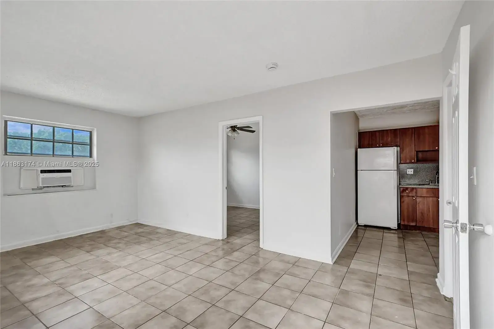 1 bedroom 1 bath Residential Lease for rent at 2525 Superior St # 4, Opa-Locka FL 33054
