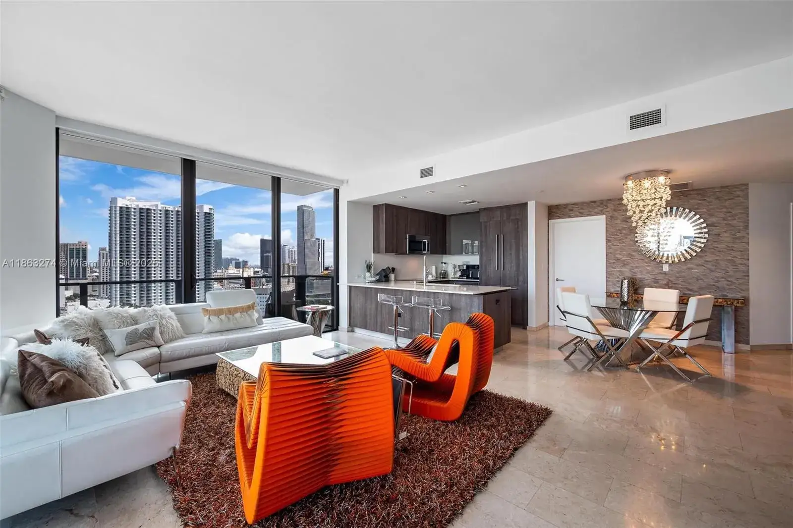 3 bedroom 3 bath Residential Lease for rent at 88 SW 7th St # 1812, Miami FL 33130
