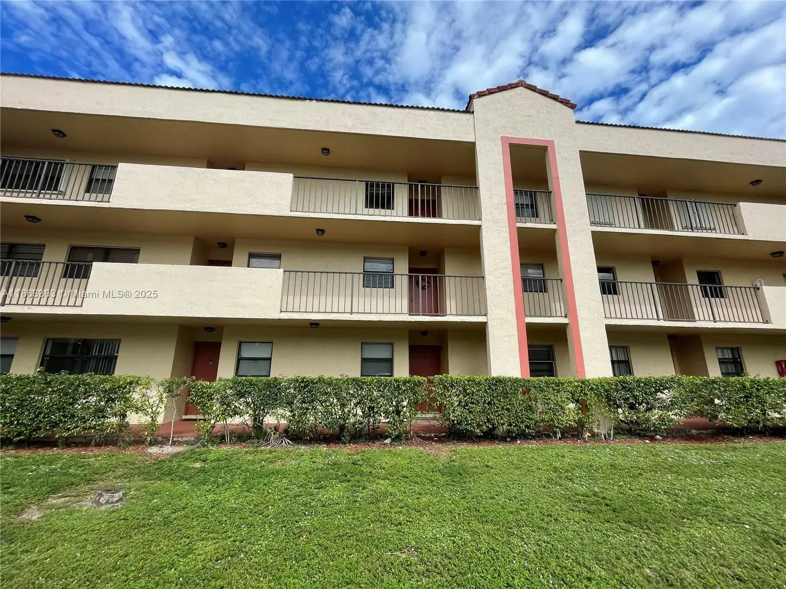 2 bedroom 2 bath Residential for sale at 3470 Foxcroft Rd # 111, Miramar FL 33025