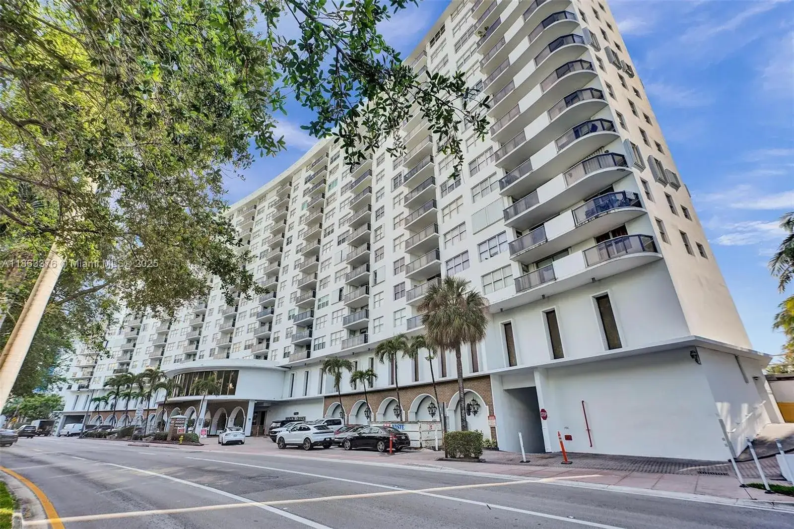 3 bedroom 2 bath Residential for sale at 6039 Collins Ave # 1736, Miami Beach FL 33140