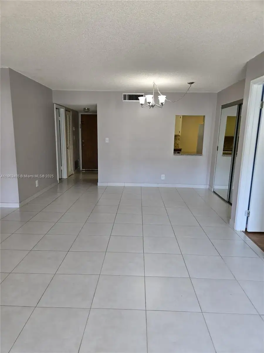 2 bedroom 2 bath Residential Lease for rent at 1301 NE 7th St # 207, Hallandale Beach FL 33009