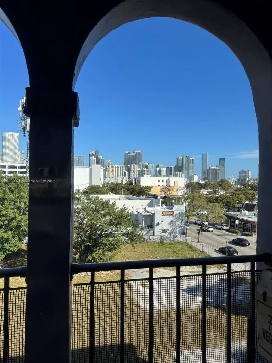 1 bedroom 1 bath Residential for sale at 777 SW 9th Ave # 519, Miami FL 33130