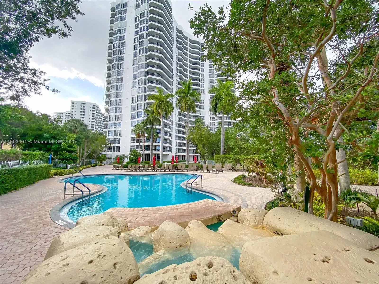2 bedroom 2 bath Residential for sale at 3400 NE 192nd St, Aventura FL 33180