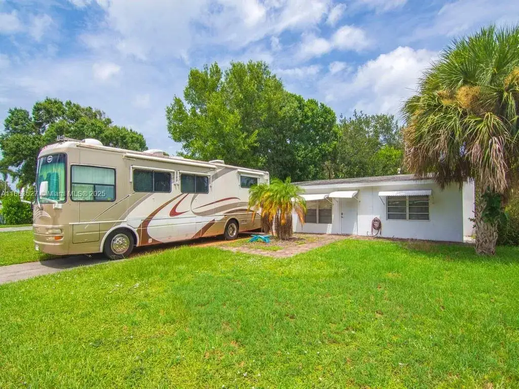 3 bedroom 1 bath Residential for sale at 1650 5 Ave, Vero Beach FL 32960