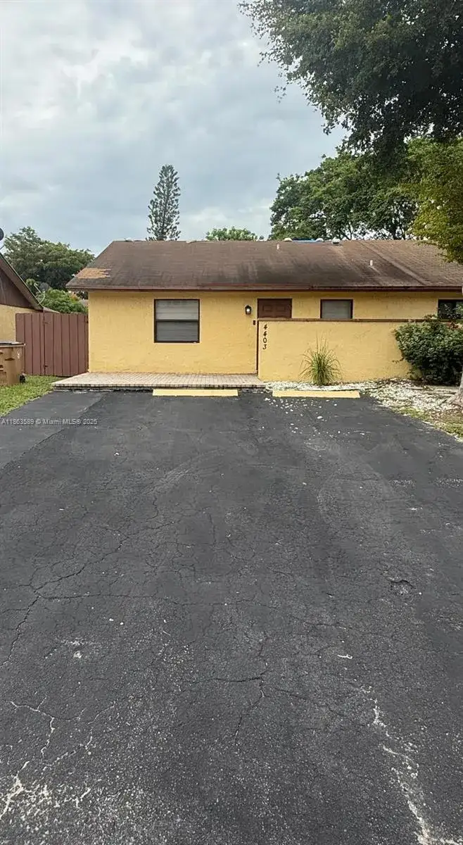 3 bedroom 2 bath Residential Lease for rent at 4403 NW 4th Ave # 4403, Deerfield Beach FL 33064