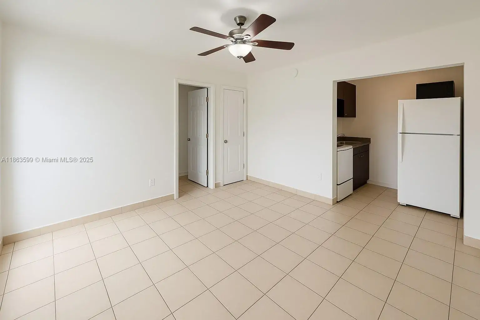 1 bedroom 1 bath Residential Lease for rent at 1015 Palm Ave # 12A, Hialeah FL 33010