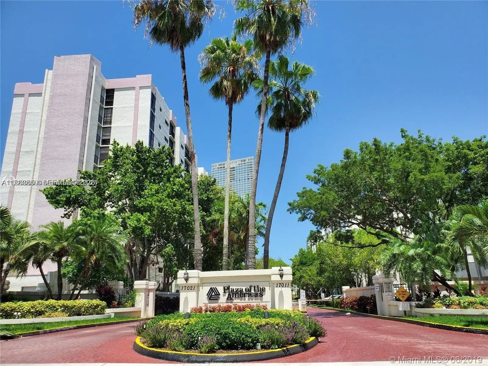 1 bedroom 1 bath Residential for sale at 17021 N Bay Rd # 126, Sunny Isles Beach FL 33160