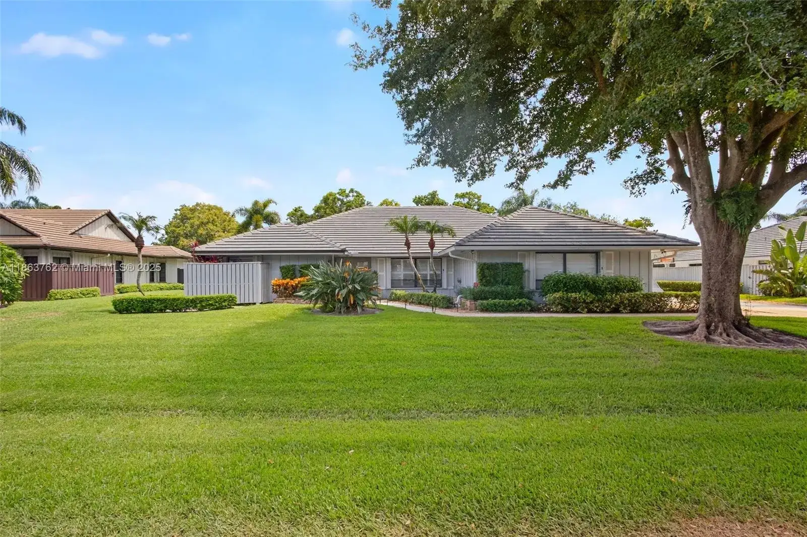 3 bedroom 2 bath Residential Lease for rent at 15 W Balfour Rd, Palm Beach Gardens FL 33418