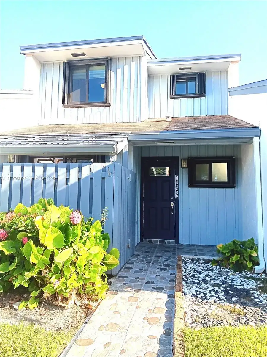 2 bedroom 1 bath Residential for sale at 1532 Gabriel St, Hollywood FL 33020