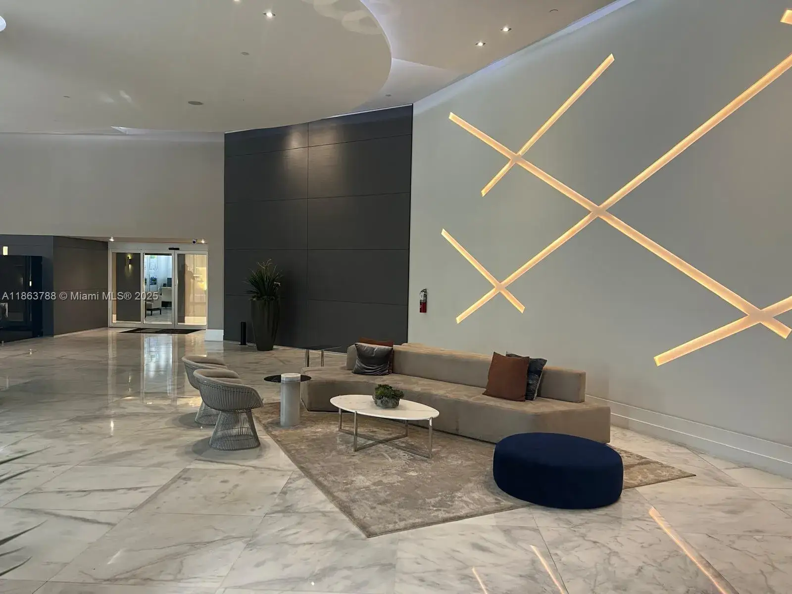 2 bedroom 2 bath Residential for sale at 3300 NE 192nd St # 205, Aventura FL 33180
