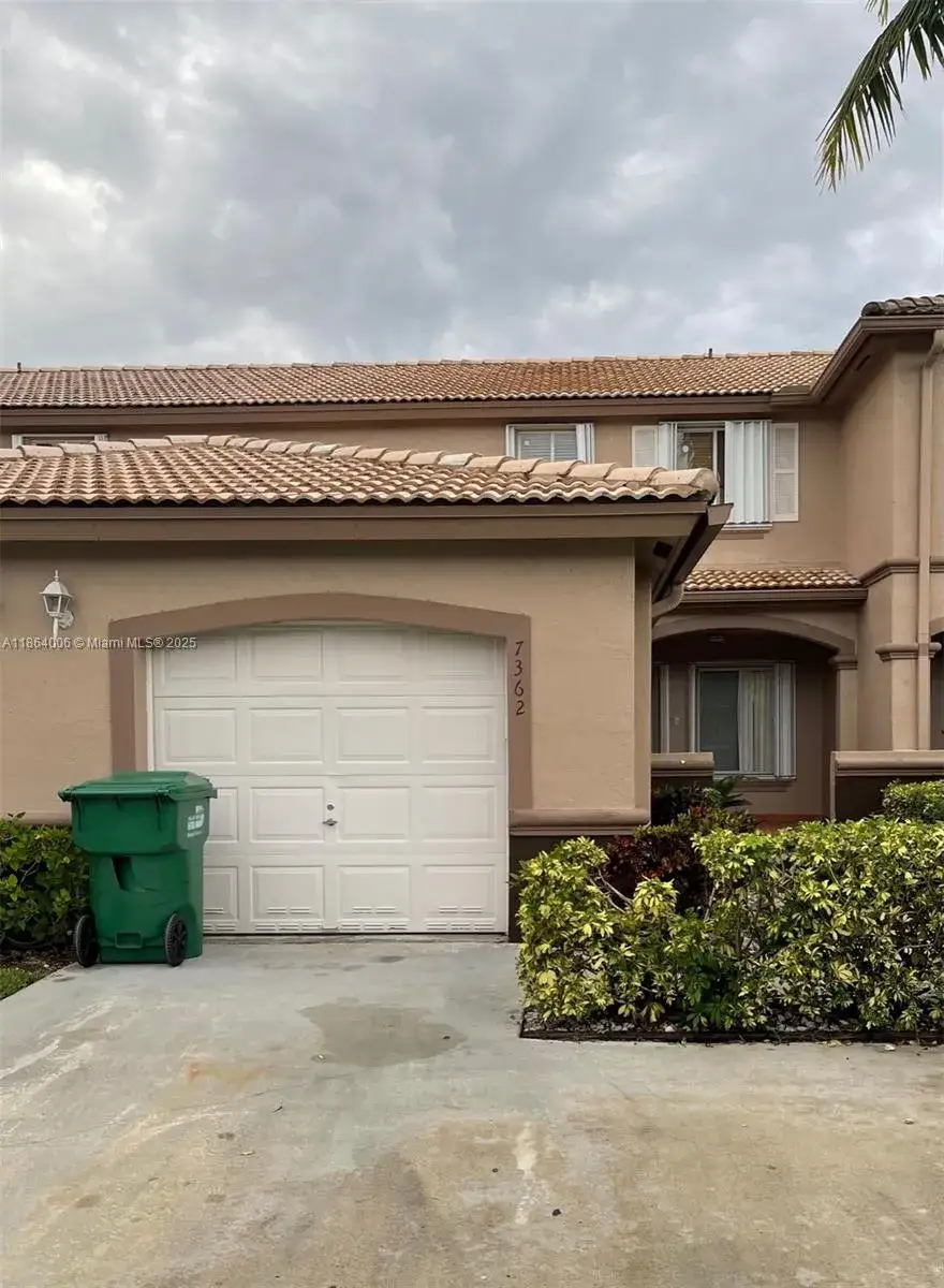 2 bedroom 2 bath Residential for sale at 7362 SW 162nd Pl, Miami FL 33193