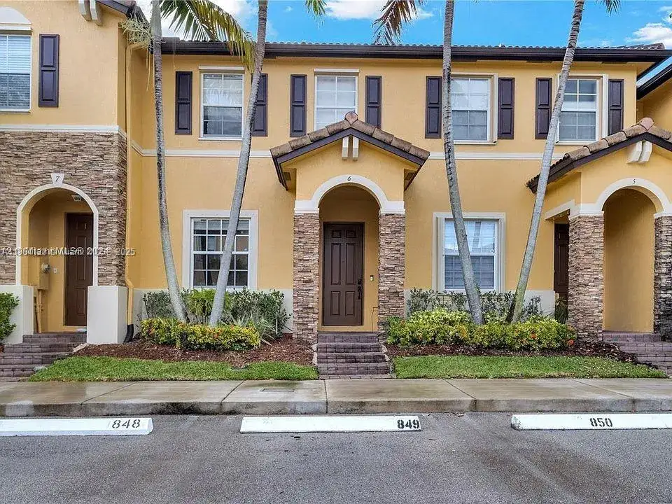 3 bedroom 2 bath Residential for sale at 9133 SW 227 STREET # 4, Cutler Bay FL 33190