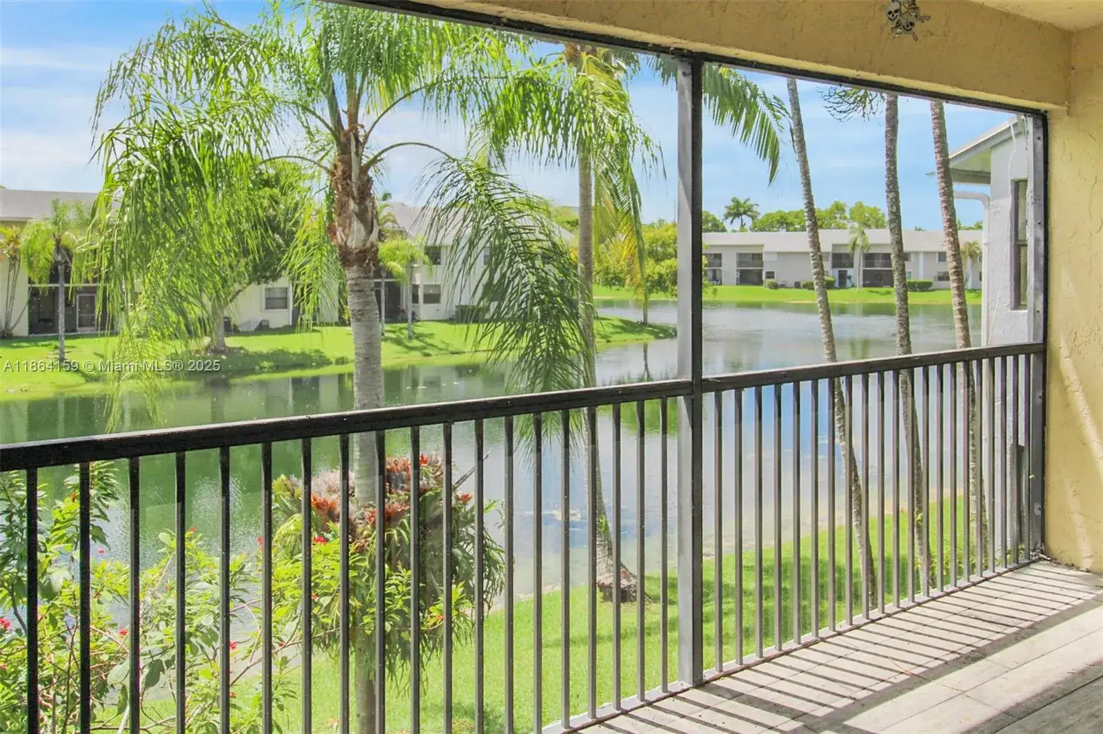 2 bedroom 2 bath Residential for sale at 960 N Franklin Ave # 960D, Homestead FL 33034