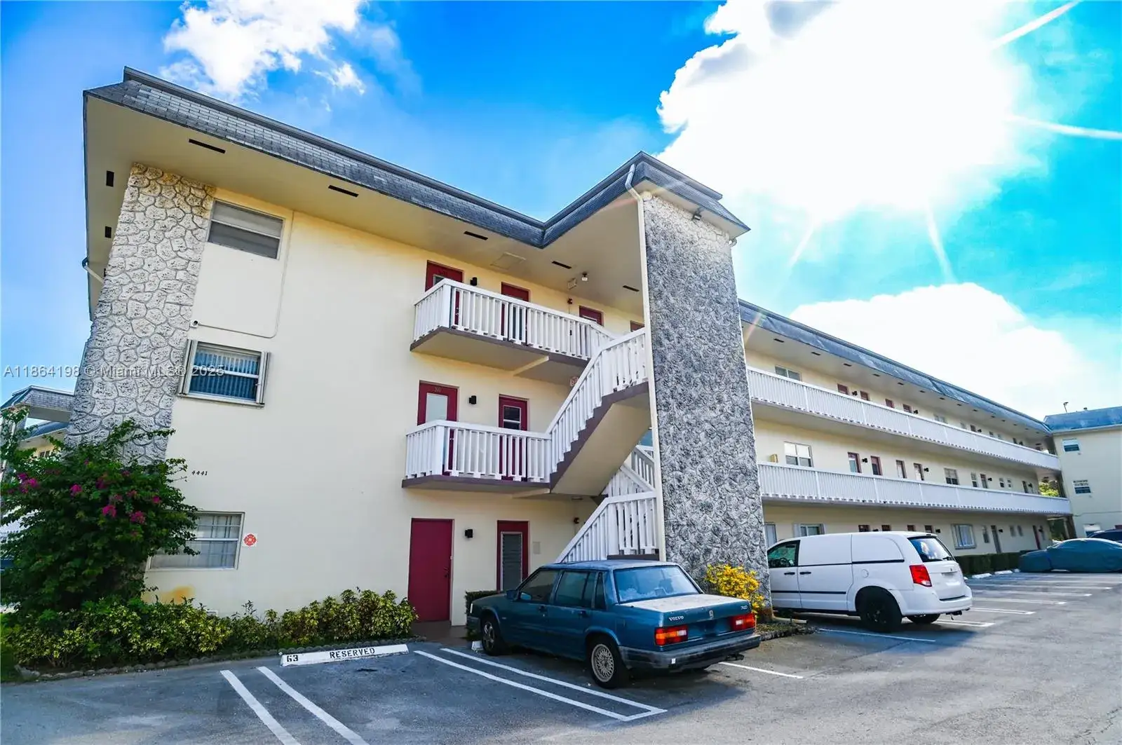 2 bedroom 2 bath Residential for sale at 4441 NW 16th St # J301, Lauderhill FL 33313