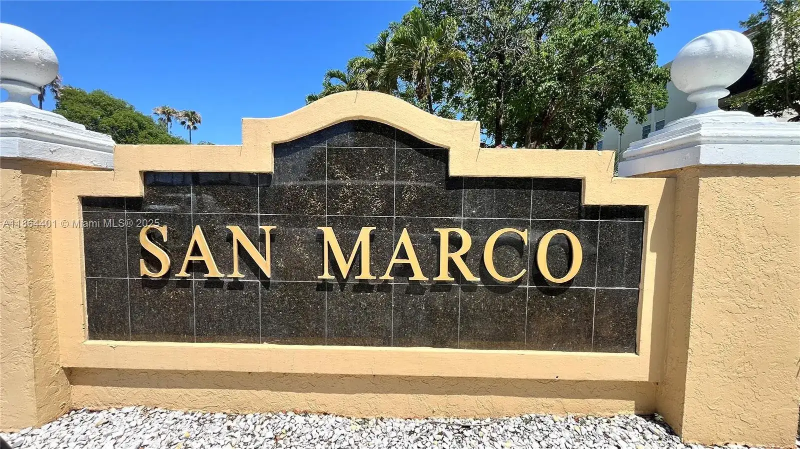 2 bedroom 2 bath Residential for sale at 8810 Fontainebleau Blvd # 104, Miami FL 33172