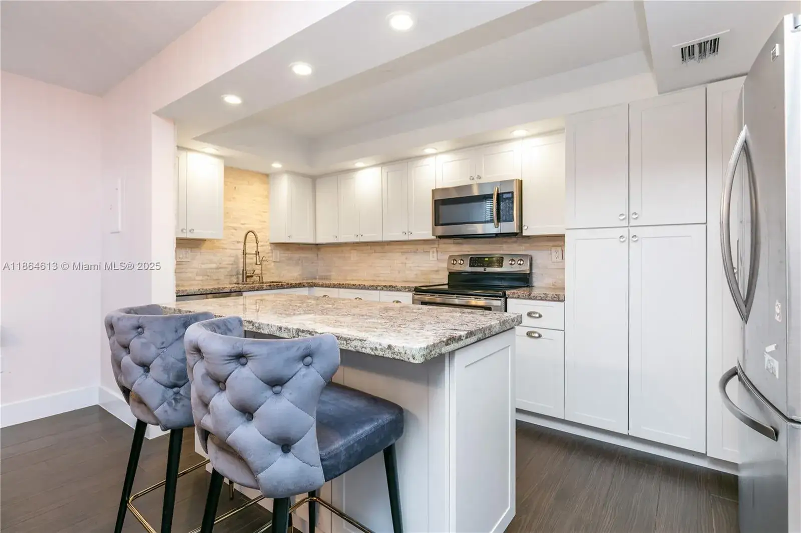 3 bedroom 2 bath Residential for sale at 20291 NE 30th Ave # 10, Aventura FL 33180