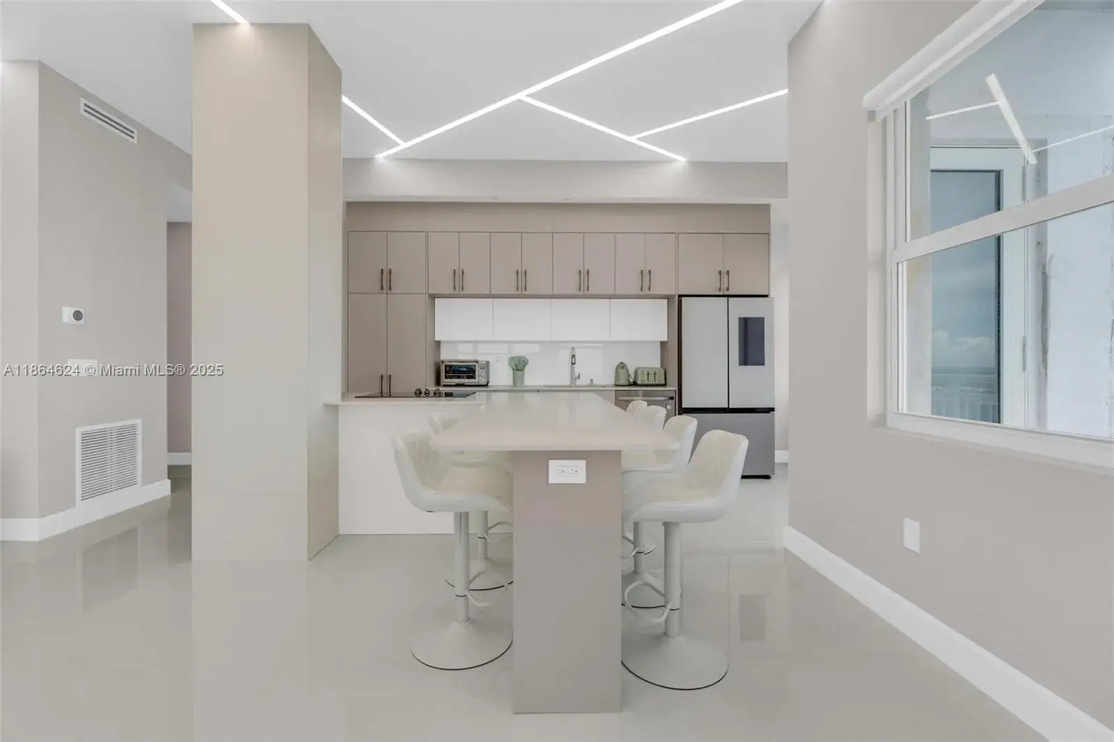 2 bedroom 2 bath Residential for sale at 18011 Biscayne Blvd, Aventura FL 33160