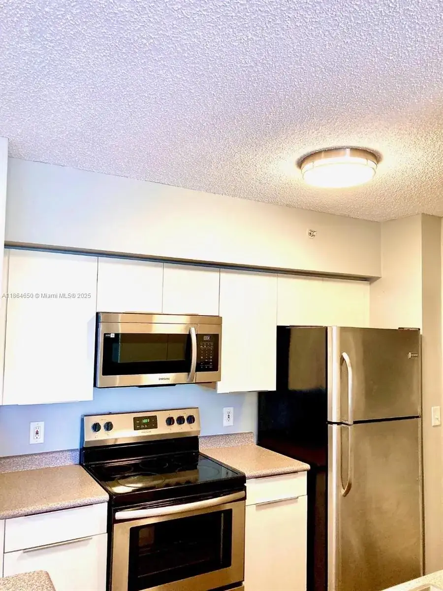 2 bedroom 1 bath Residential for sale at 1919 Van Buren St # 321A, Hollywood FL 33020