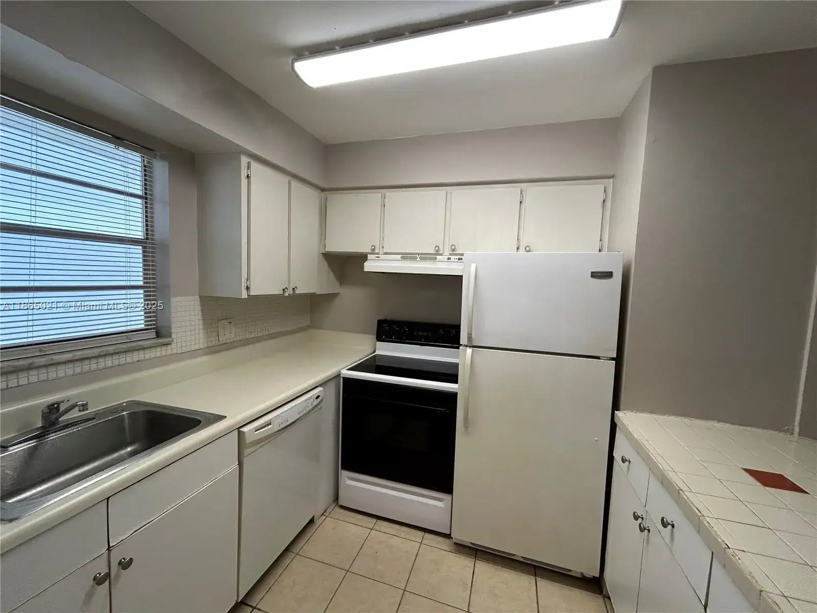 1 bedroom 1 bath Residential for sale at 6505 Winfield Blvd # 18, Margate FL 33063