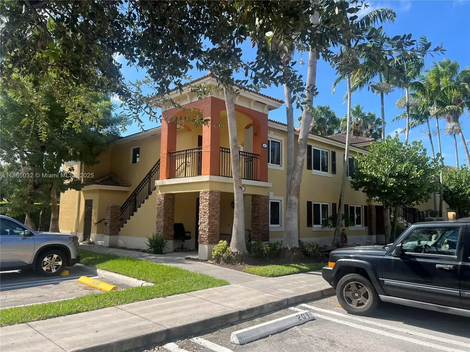 3 bedroom 2 bath Residential for sale at 3390 NE 9th St # 201, Homestead FL 33033