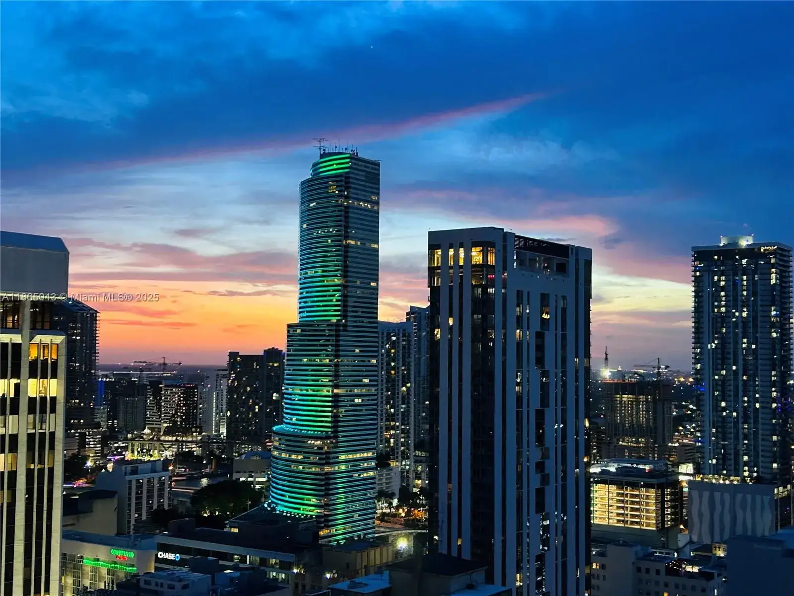 1 bedroom 1 bath Residential for sale at 50 Biscayne Blvd # 3405, Miami FL 33132