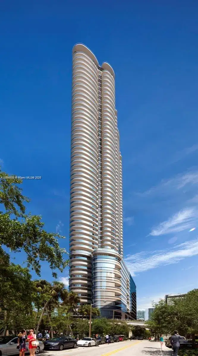 1 bedroom 1 bath Residential for sale at 1000 Brickell Plz # 3010, Miami FL 33131