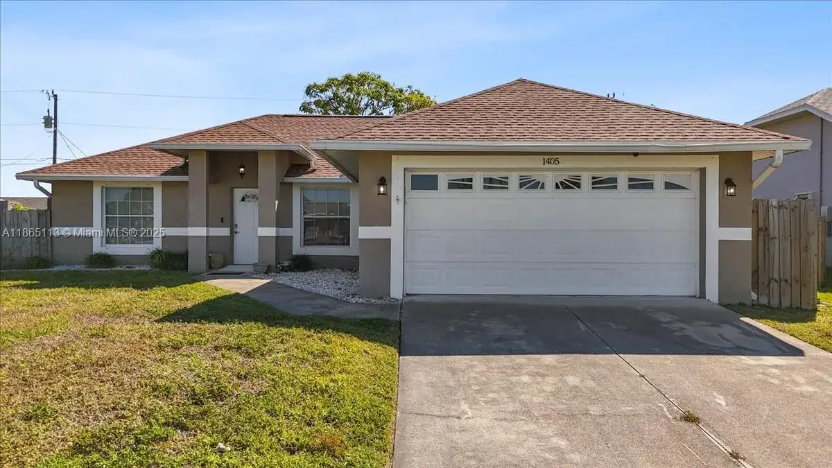 3 bedroom 2 bath Residential Lease for rent at 1405 SW 9 Ave, Cape Coral FL 33991