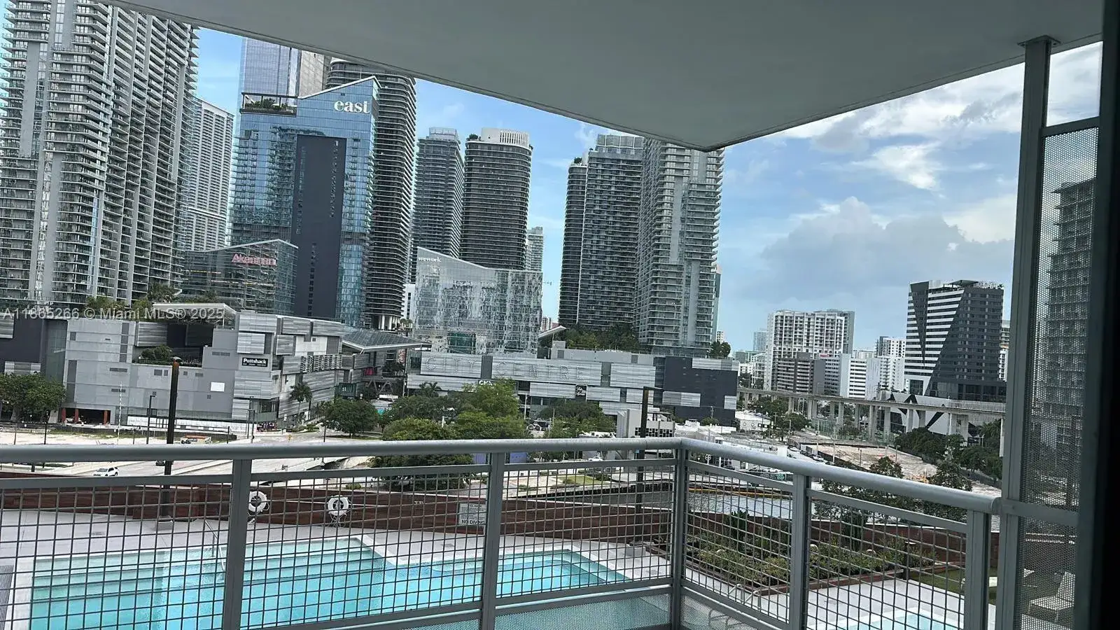 1 bedroom 1 bath Residential for sale at 350 S Miami Ave # 1108, Miami FL 33130