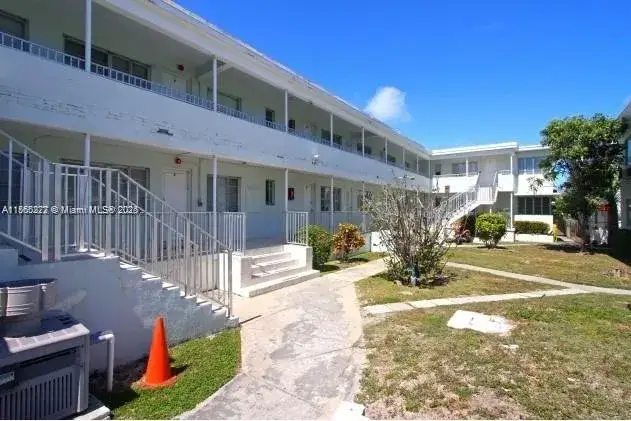 2 bedroom 1 bath Residential Lease for rent at 315 83rd St # 10, Miami Beach FL 33141