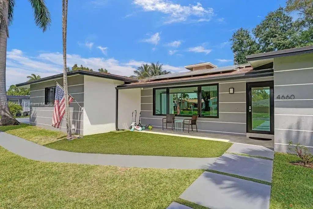 5 bedroom 3 bath Residential for sale at 4660 SW 37th Ave, Dania Beach FL 33312