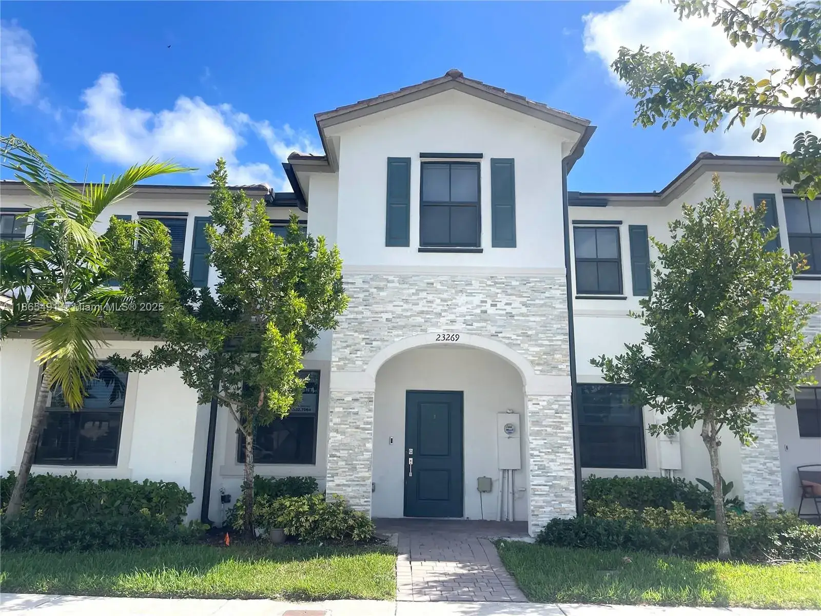 3 bedroom 2 bath Residential Lease for rent at 23269 SW 129th Path # 23269, Miami FL 33170