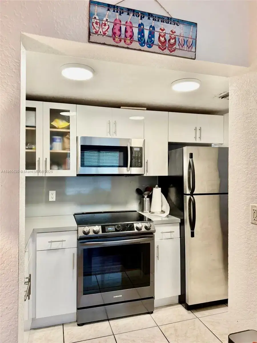 1 bedroom 1 bath Residential for sale at 7326 Collins Ave # 105, Miami Beach FL 33141