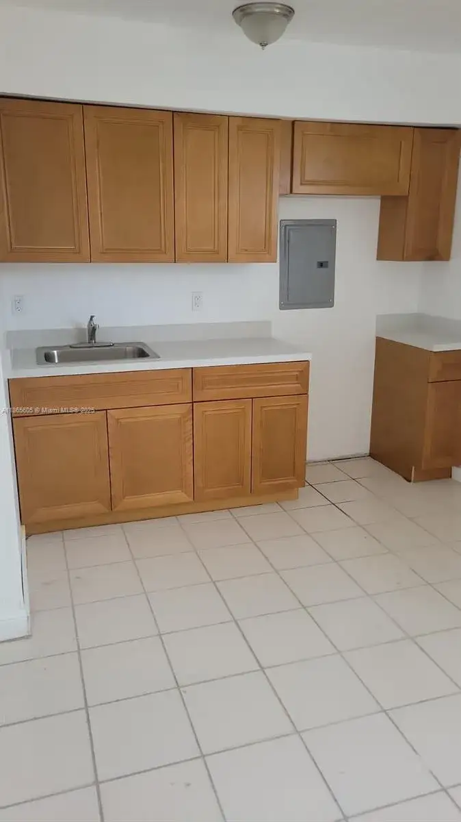 2 bedroom 1 bath Residential Lease for rent at 1406 NW 2nd Ave # 3, Florida City FL 33034