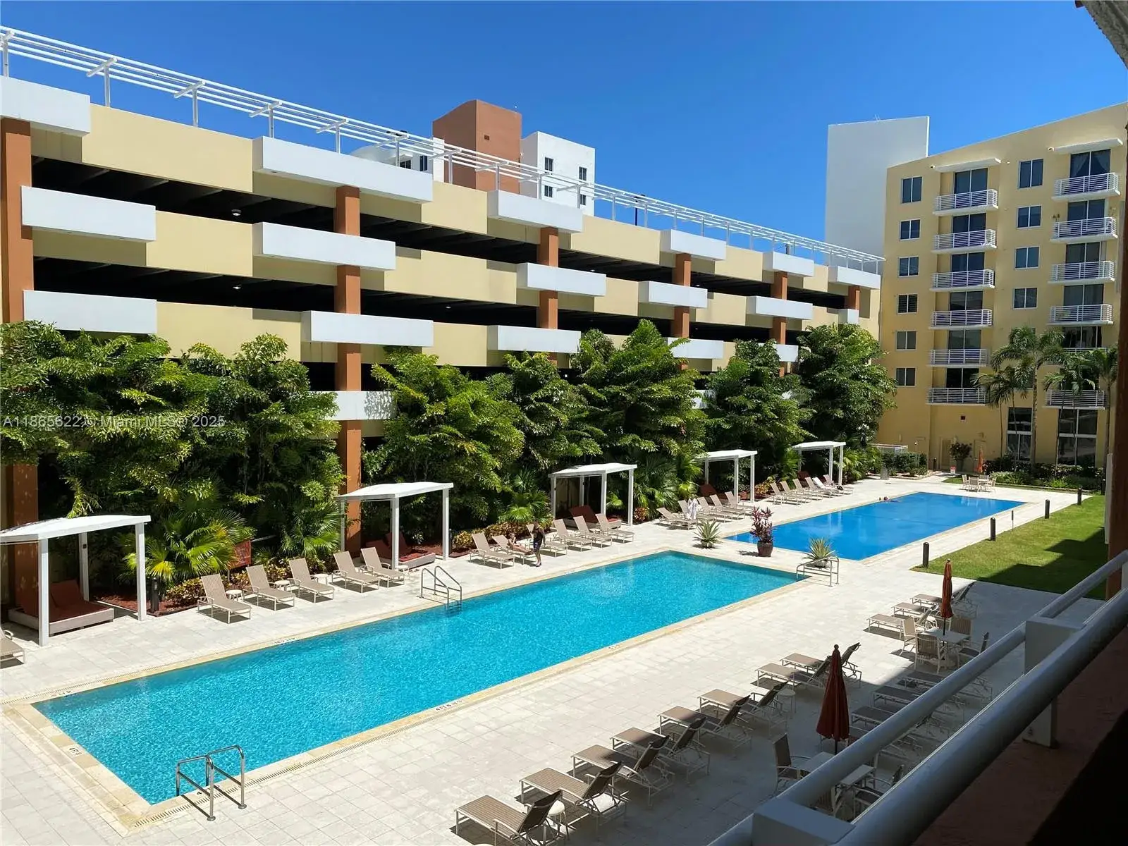 2 bedroom 2 bath Residential Lease for rent at 2775 NE 187th # 227, Aventura FL 33180