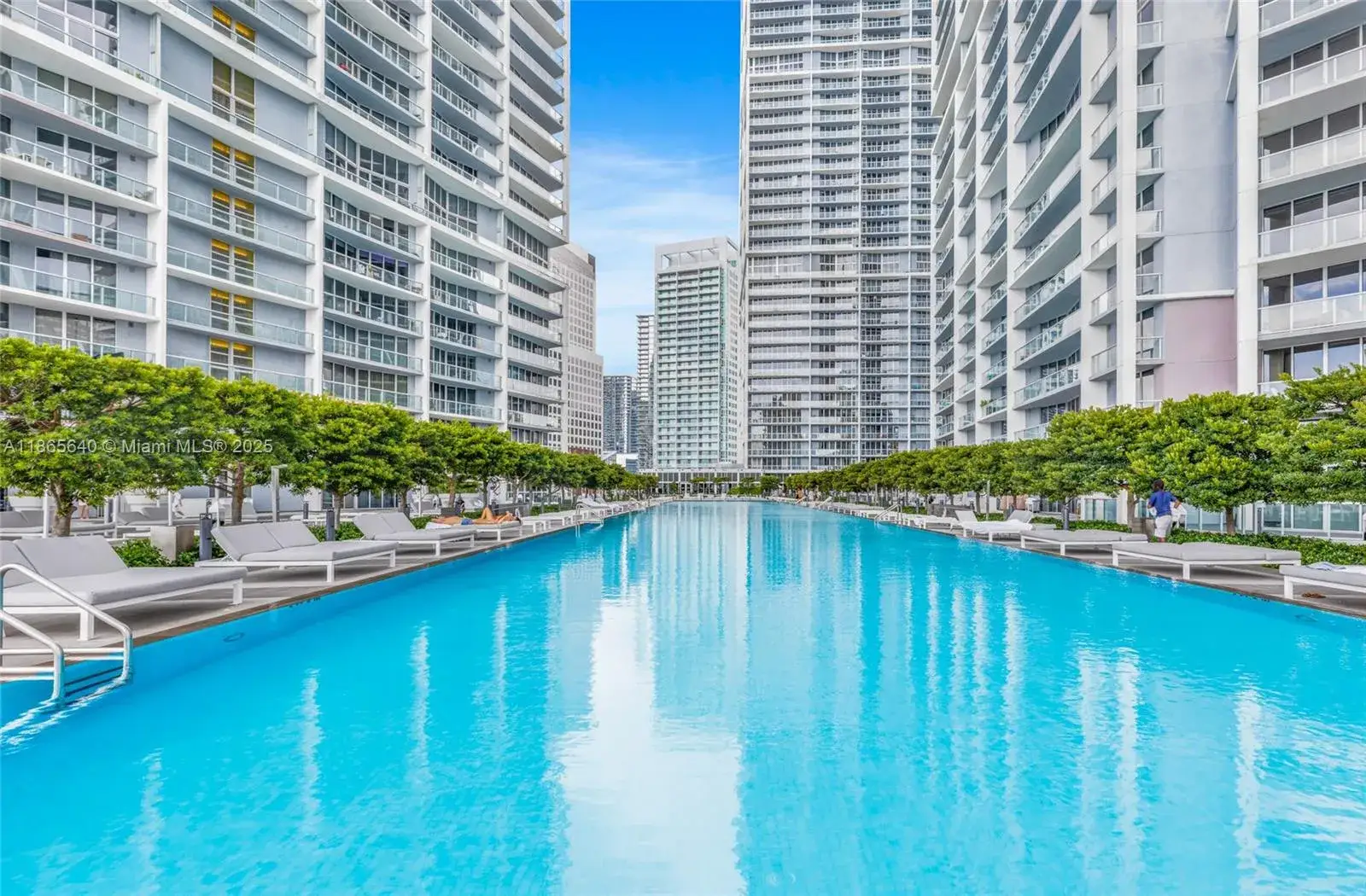 2 bedroom 2 bath Residential for sale at 475 Brickell Ave # 714, Miami FL 33131