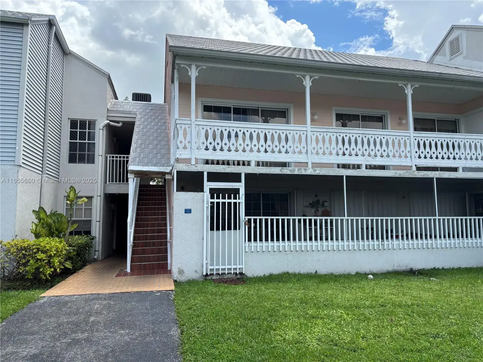 2 bedroom 2 bath Residential for sale at 10421 Mahogany Key Cir # 101, Miami FL 33196