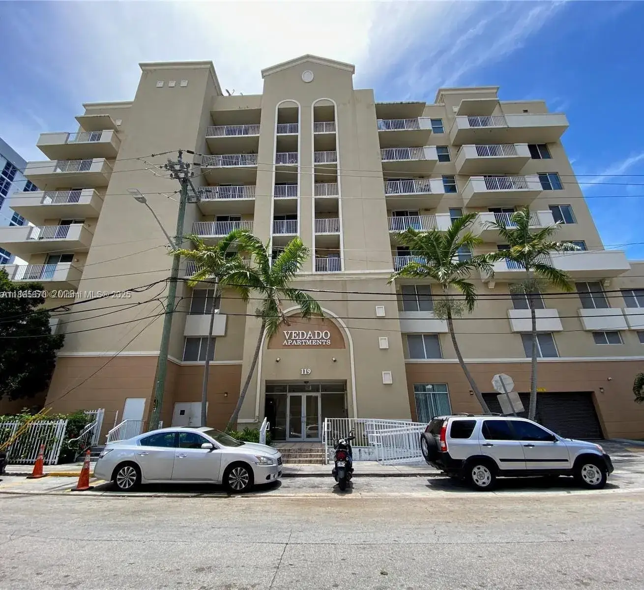 2 bedroom 2 bath Residential Lease for rent at 119 SW 6th Ave # 803, Miami FL 33130