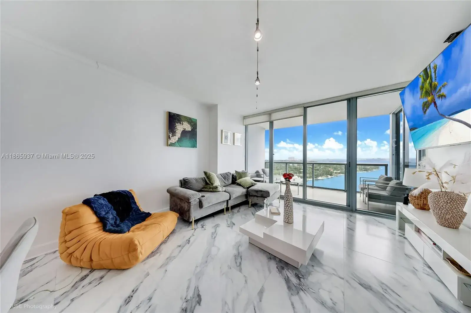 2 bedroom 2 bath Residential for sale at 601 NE 36th St # 1909, Miami FL 33137