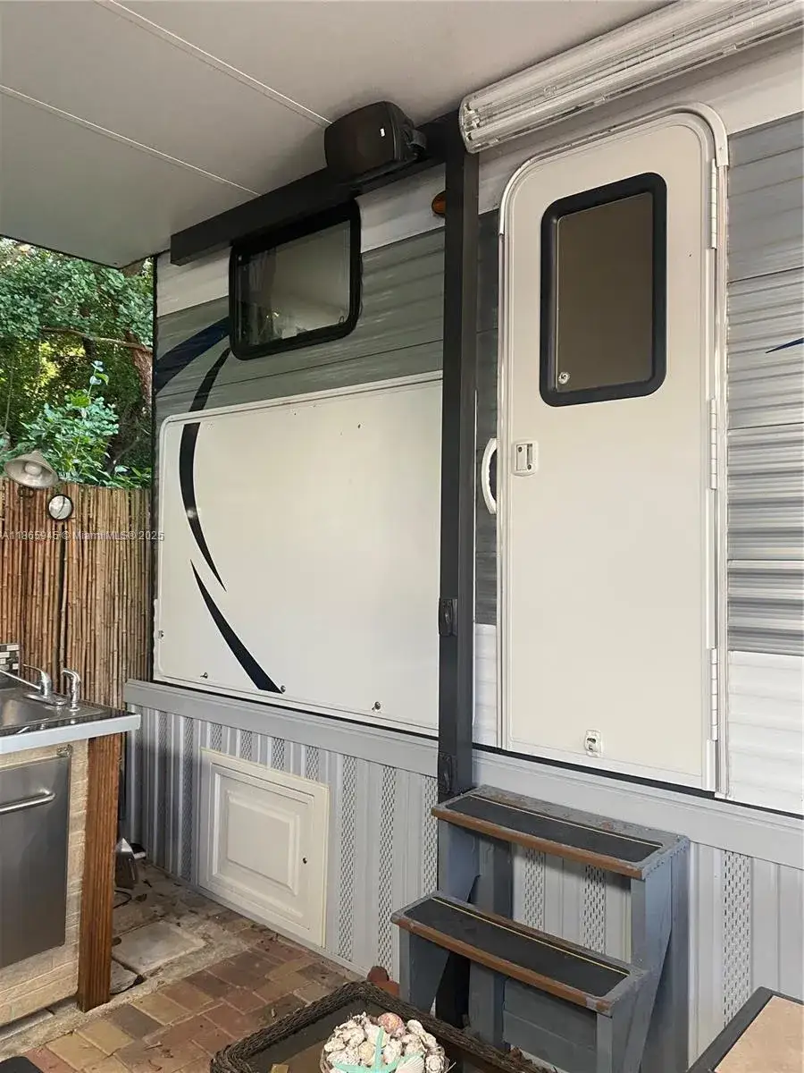 2 bedroom 1 bath Residential for sale at 325 Calusa St #120, Key Largo FL 33037