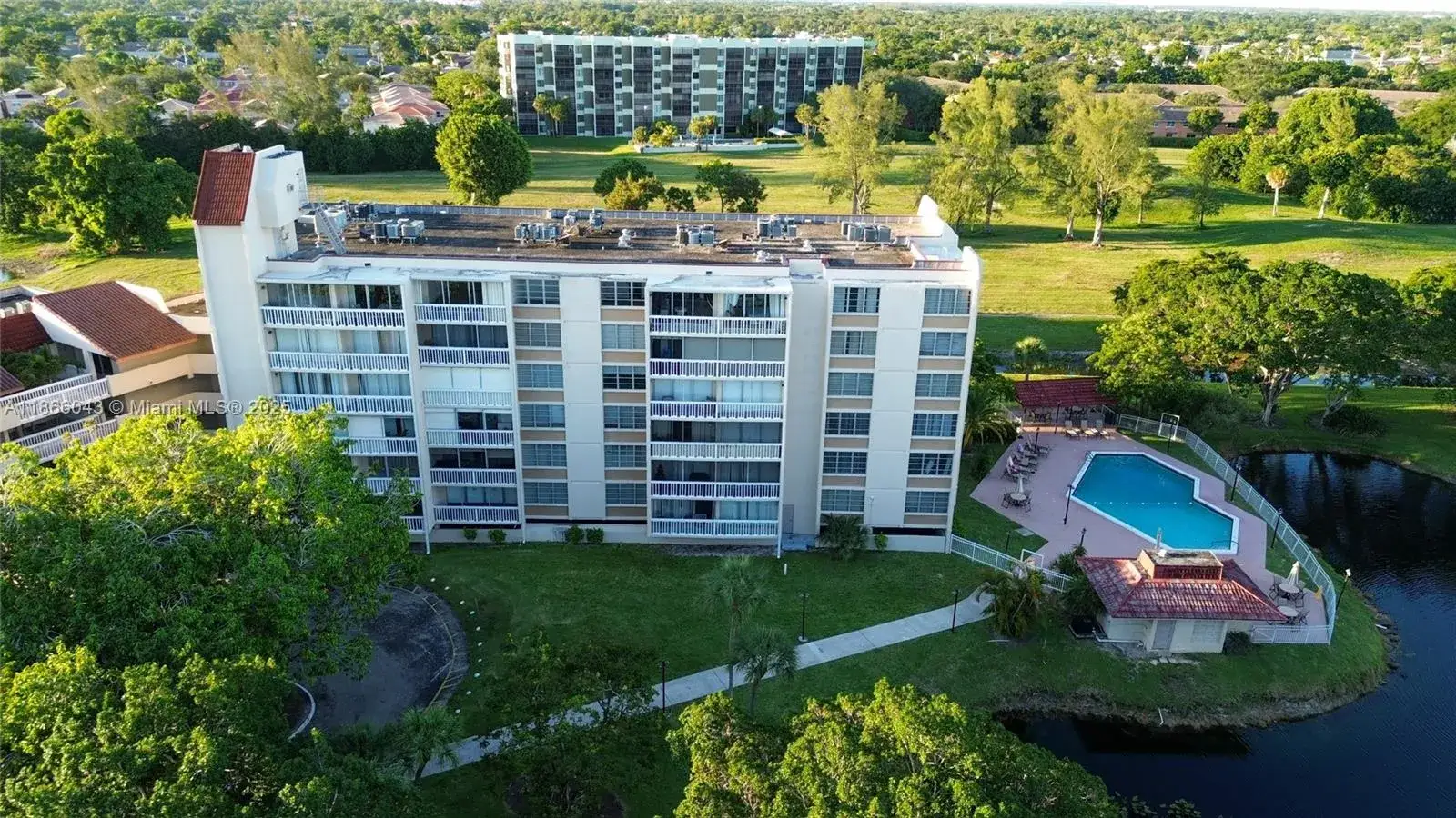 1 bedroom 1 bath Residential for sale at 7051 Environ Blvd # 431, Lauderhill FL 33319