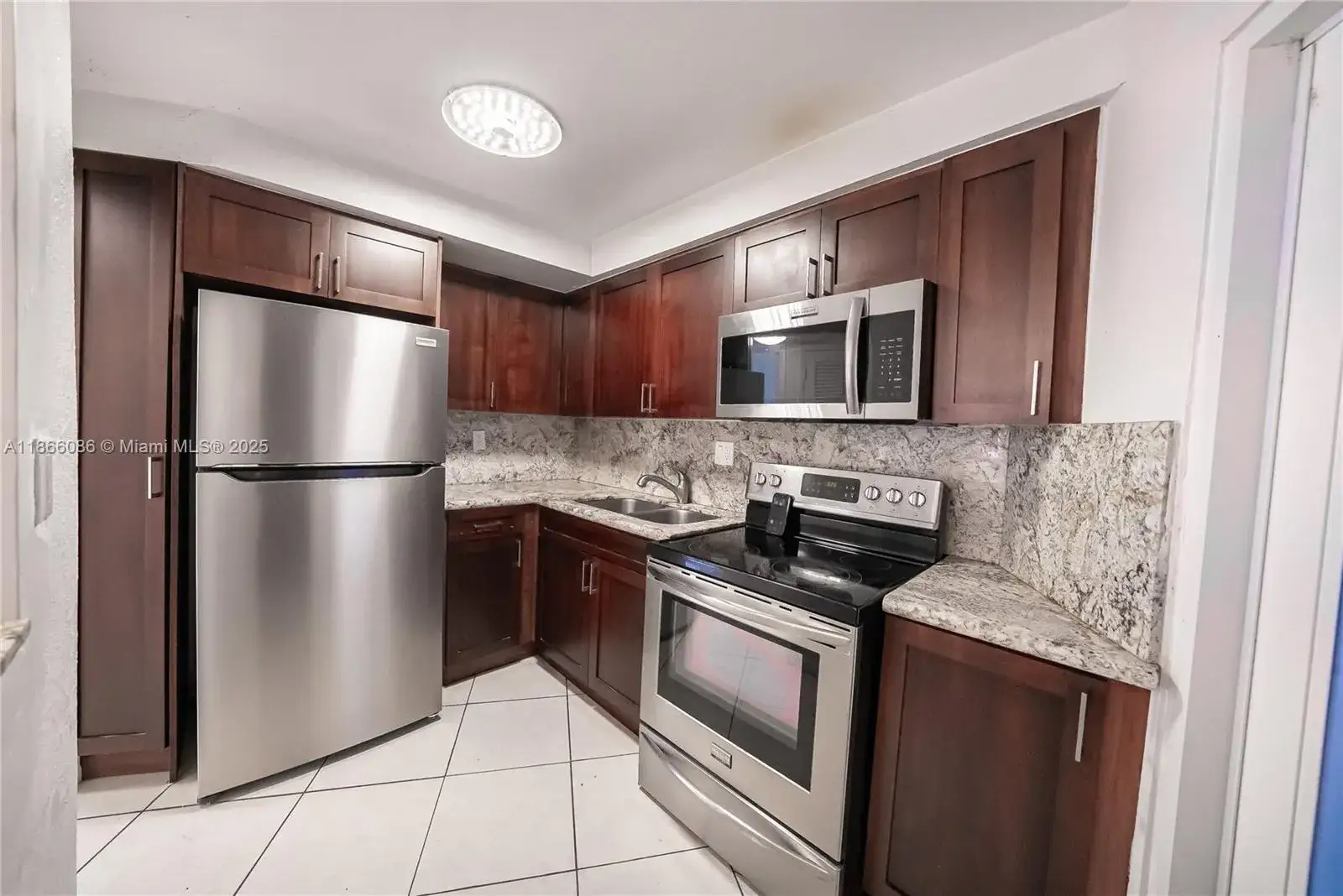 1 bedroom 1 bath Residential Lease for rent at 1701 NE Miami Gardens Dr # 115, Miami FL 33179