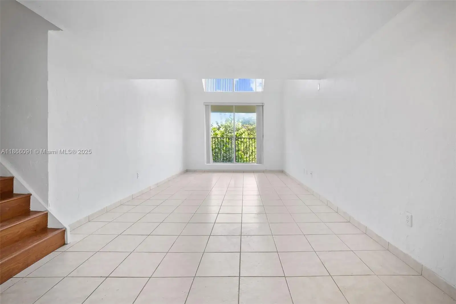 1 bedroom 1 bath Residential for sale at 6900 N Kendall Dr # A405, Pinecrest FL 33156