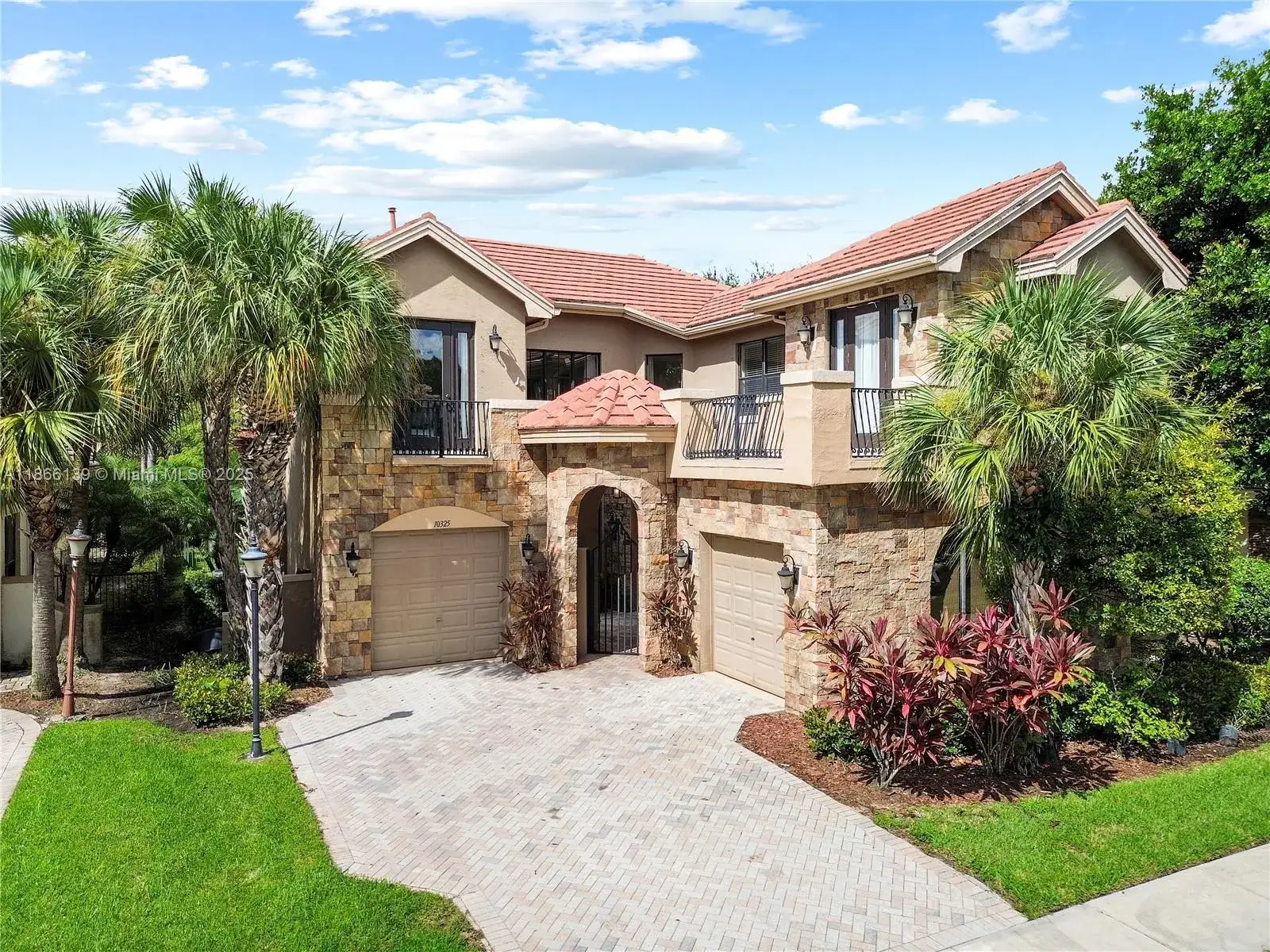 4 bedroom 4 bath Residential for sale at 10325 Medicis Place, Wellington FL 33449