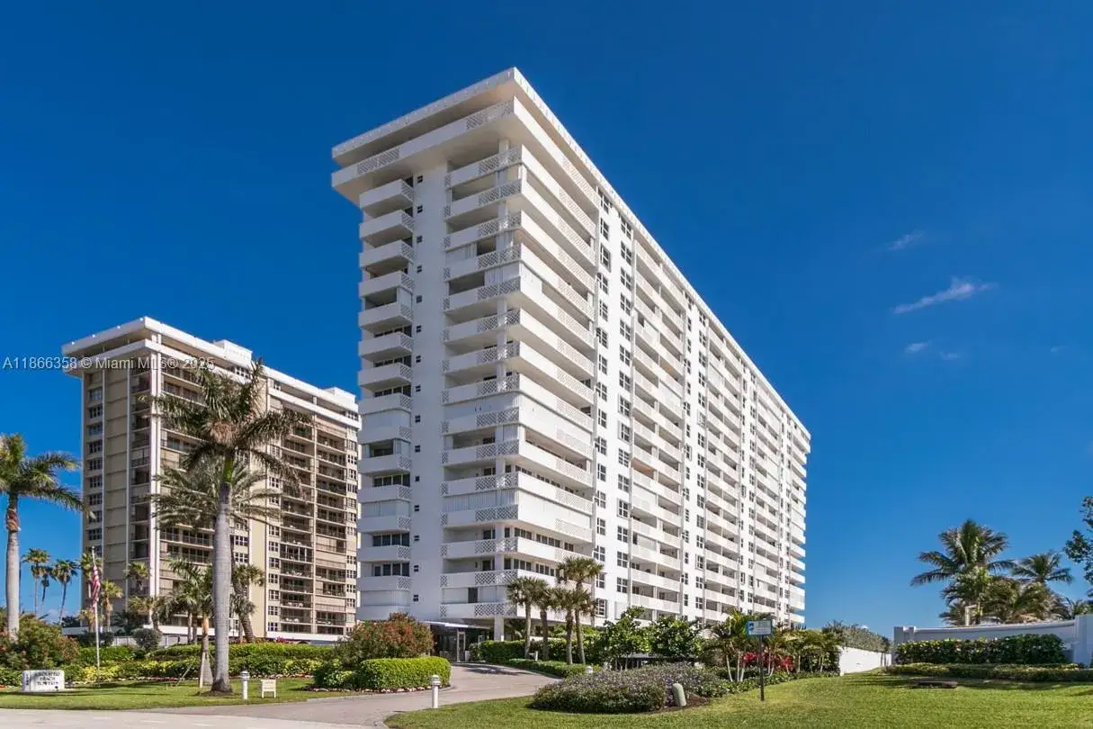 2 bedroom 2 bath Residential Lease for rent at 1200 S Ocean Blvd # 17F, Boca Raton FL 33432