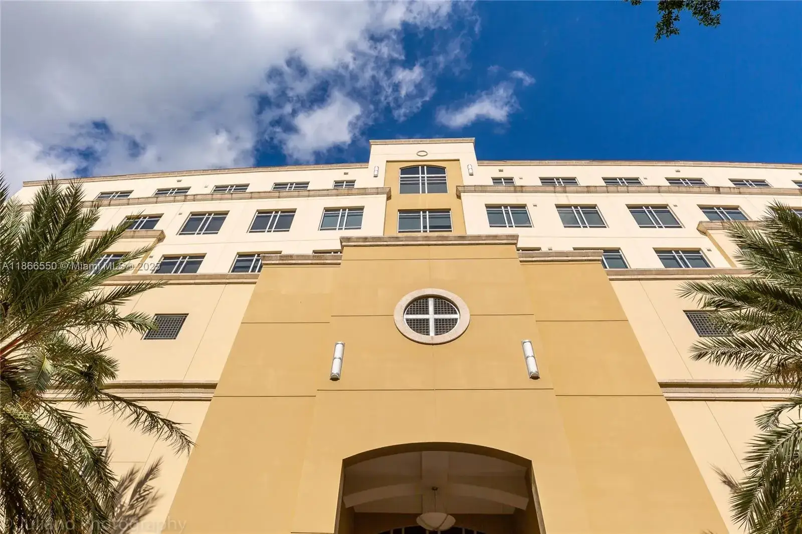 Commercial Sale for sale at 135 San Lorenzo Ave # 150, Coral Gables FL 33146