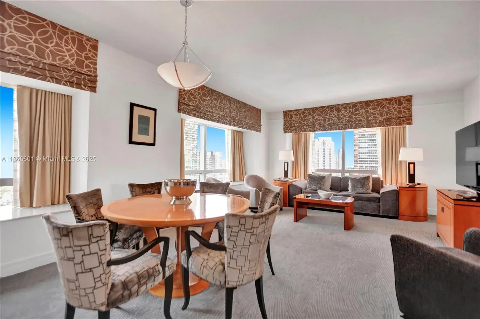 2 bedroom 2 bath Residential Lease for rent at 1435 Brickell Ave # 3212, Miami FL 33131