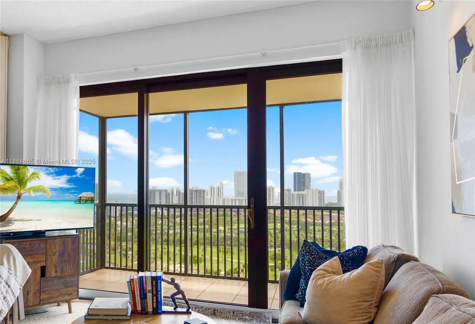 2 bedroom 2 bath Residential for sale at 20301 W Country Club Dr # 28, Aventura FL 33180
