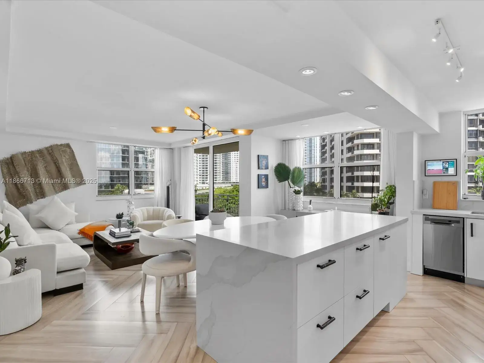 2 bedroom 2 bath Residential for sale at 770 Claughton Island Dr # 701, Miami FL 33131